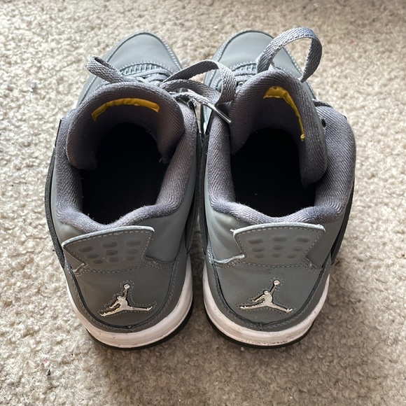 Jordan 4s Retro “Cool Grey’s” 2019. Size 7Y. Color: Grey. - Picture 3 of 5